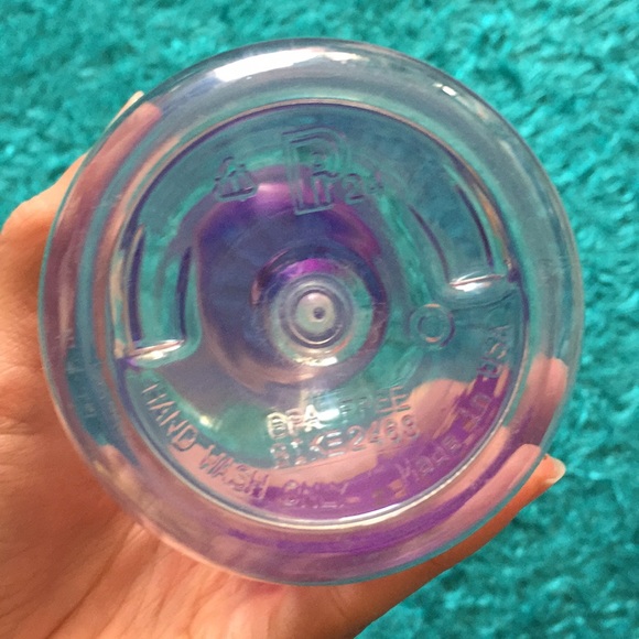 Planet Fitness short transparent bottle - Picture 4 of 6